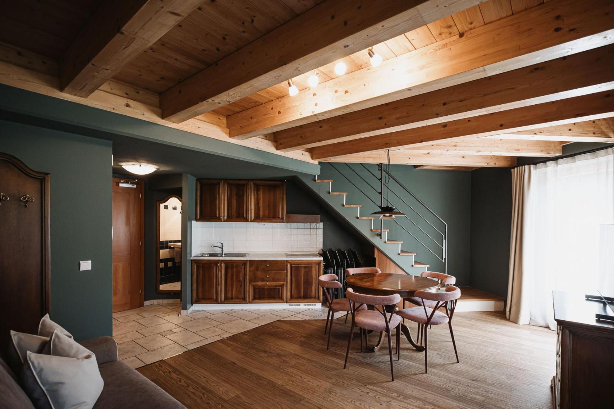 Nancy'S Holiday Homes Dolomites ราซุน ดิ ซอตโต ภายนอก รูปภาพ